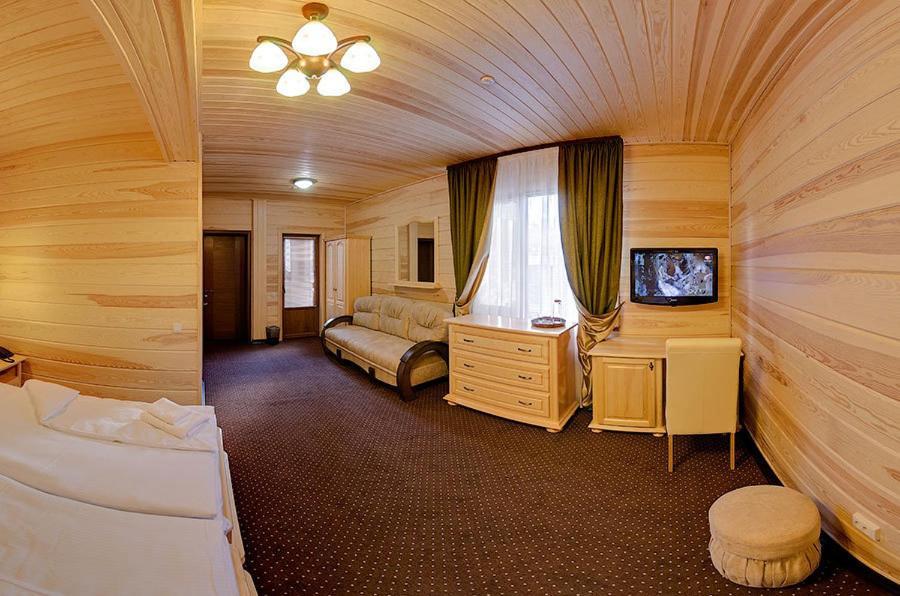 Forest House Tatariv Habitación foto
