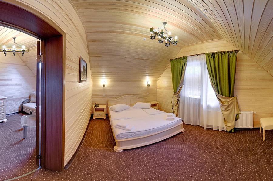 Forest House Tatariv Habitación foto